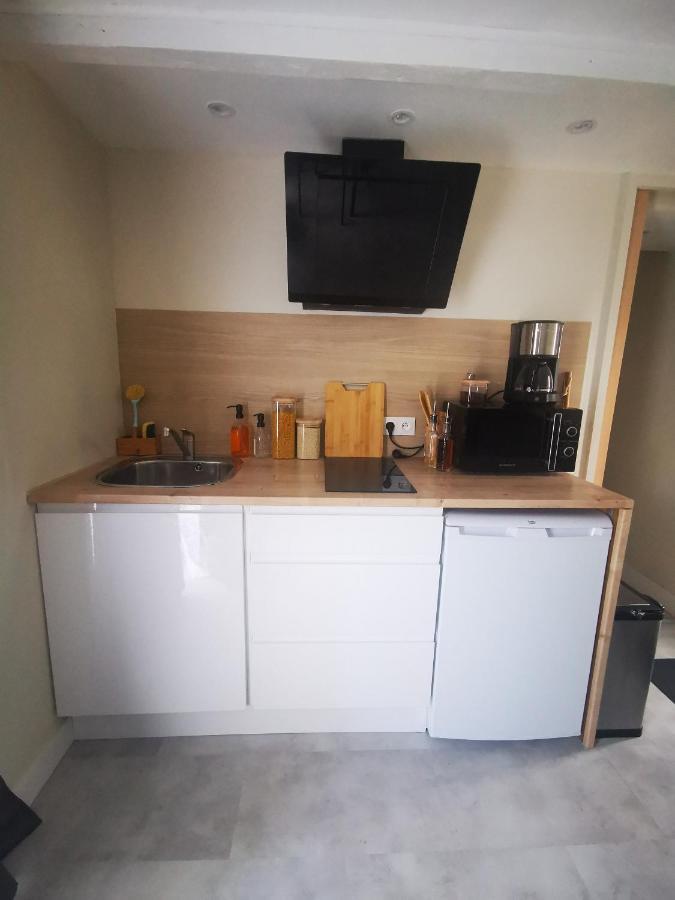 Logement Chaleureux Avec Parking Gratuit Oyre 외부 사진