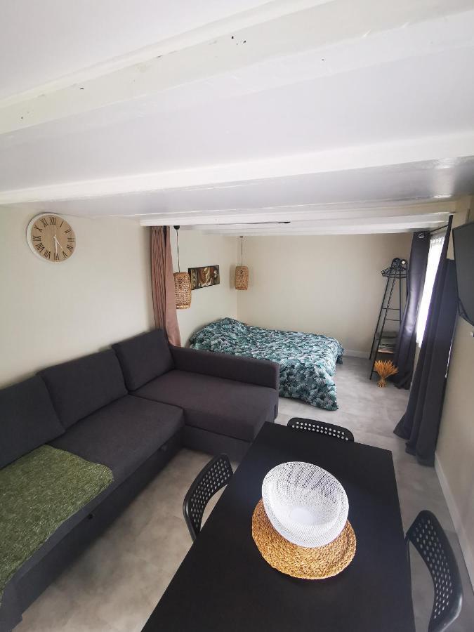 Logement Chaleureux Avec Parking Gratuit Oyre 외부 사진
